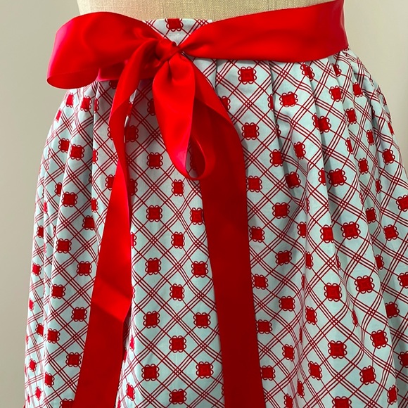 Apron - Picture 3 of 5